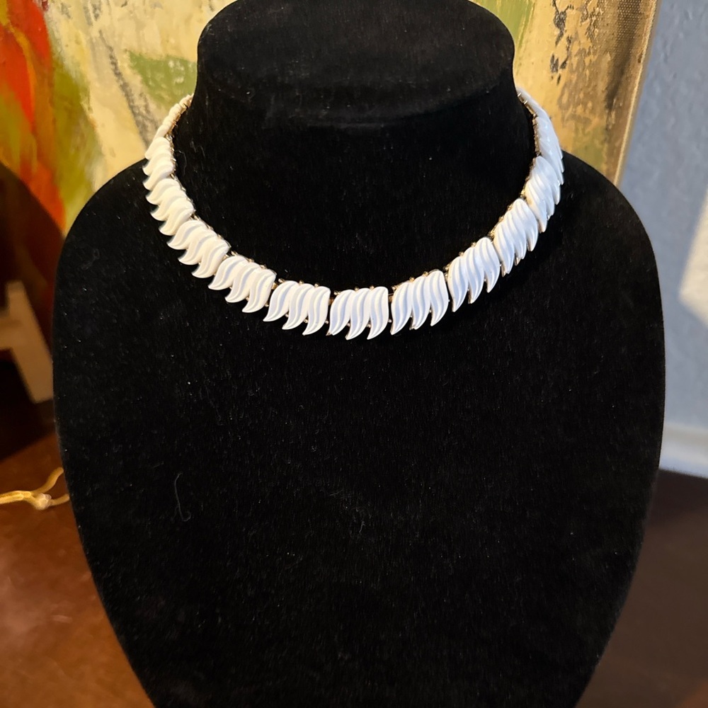 Trifari White Enamel Collar Necklace | Gold-Tone Vintage Statement - Picture 4 of 9